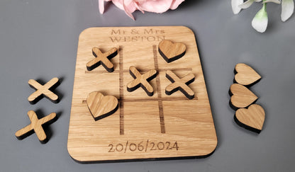 Personalised Oak Veneer Wedding Games – Hearts & Crosses + Ring Toss in Organza Bags
